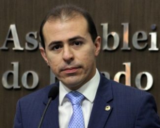 Joaquim Noronha parabenizou George Valentim pela posse no parlamento cearense